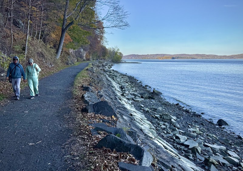 Nyack Beach Trail