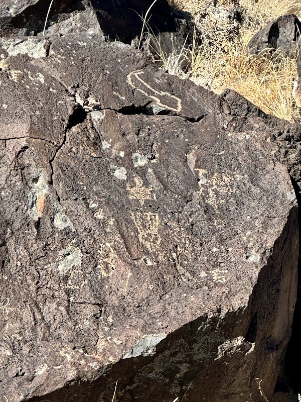 Anzures Trailhead - Petroglyph National Monument