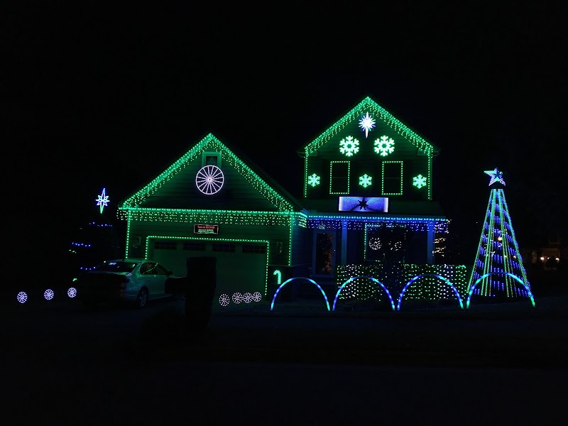Rogers Family Christmas lights show