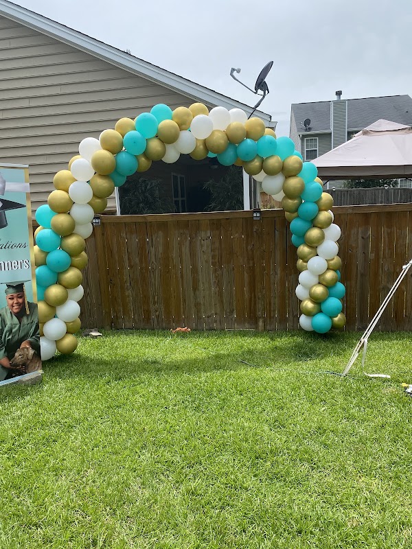 Karolina Throne king