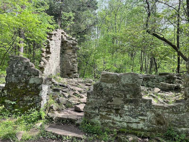 Robinson Rock House Ruins
