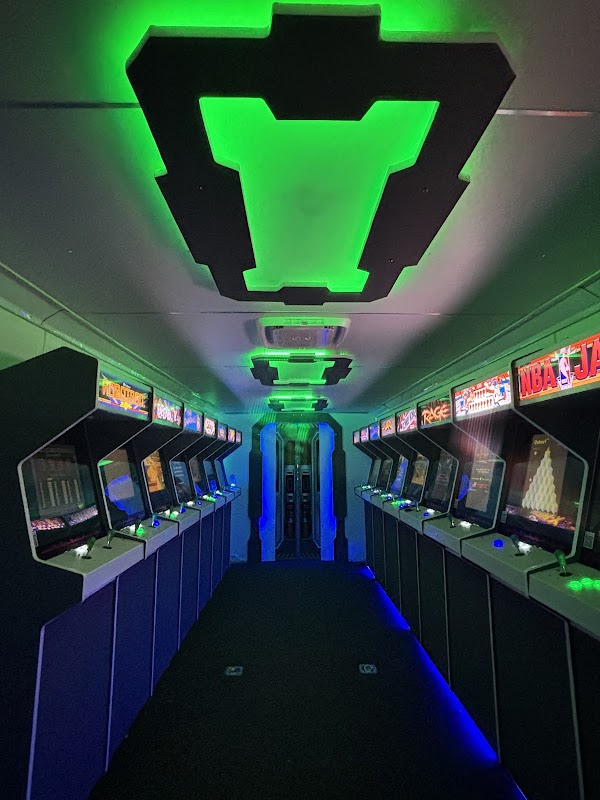 LEVEL UP MOBILE ARCADE