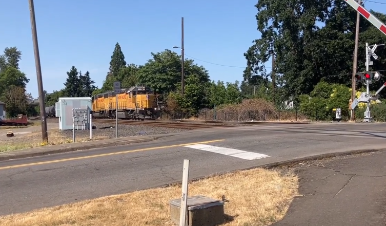 Hines Street railfanning spot