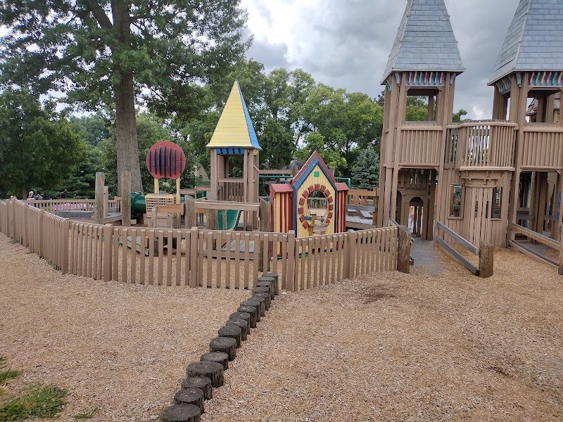 1000 Hands Playground