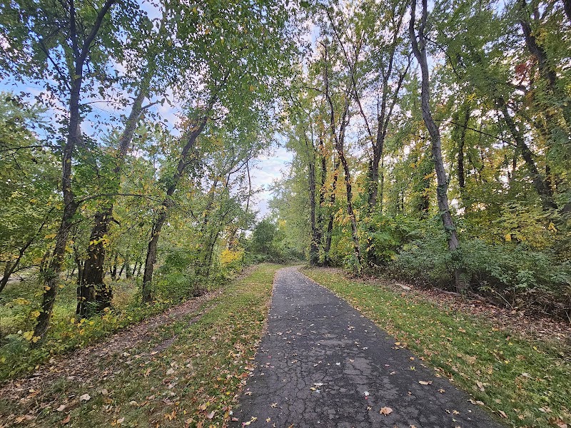 Windsor Center River Trail