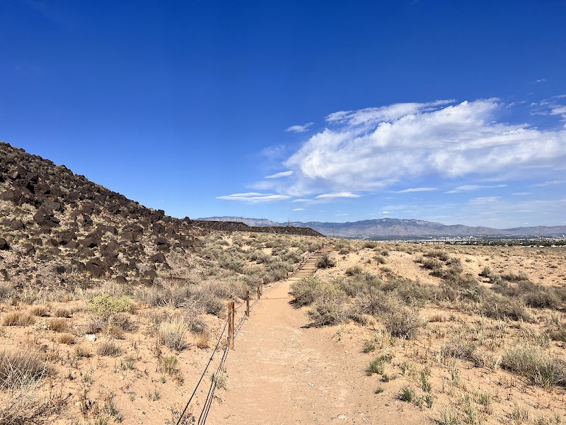 Parkwest Trailhead - Petroglyph National Monument