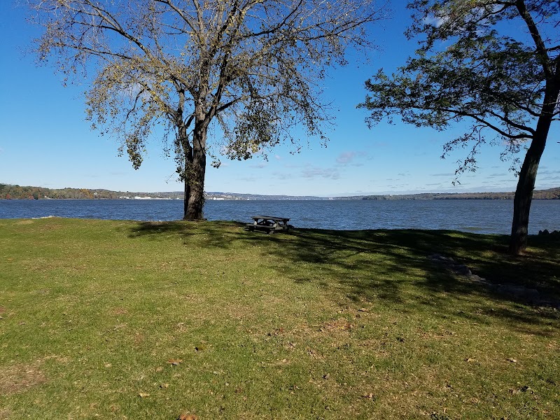 Donahue Memorial Park (PERMIT PARKING ONLY)