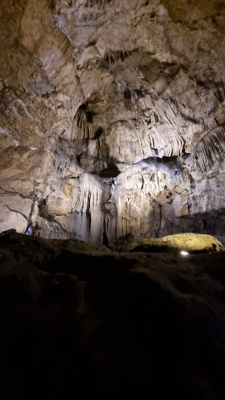 Buxton And Poole's Cavern Country Park