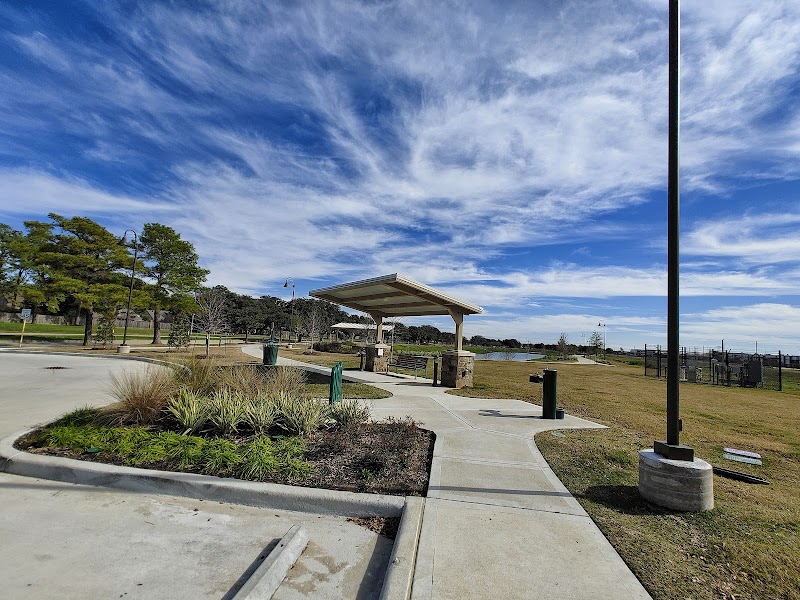 Colonial Parkway Public Park