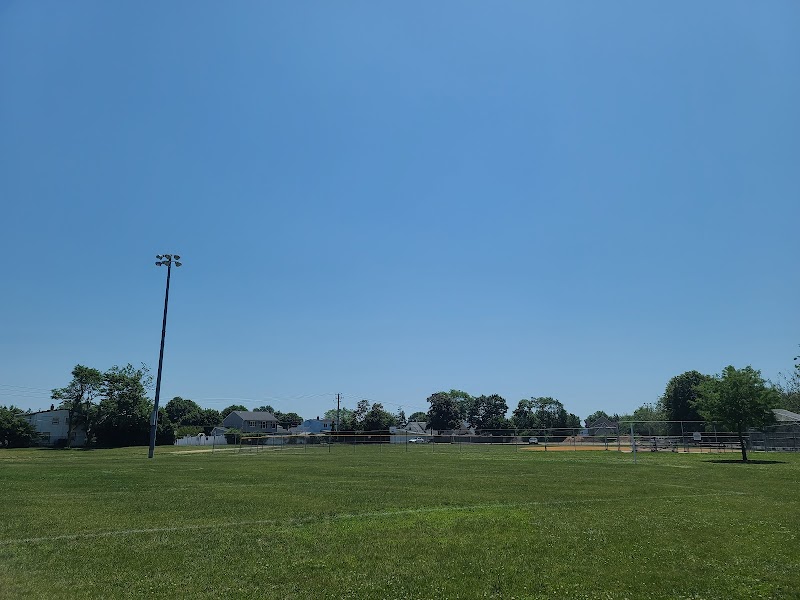 MacLaren Stadium (S)