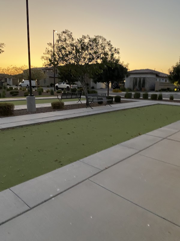 Recker Pointe small park