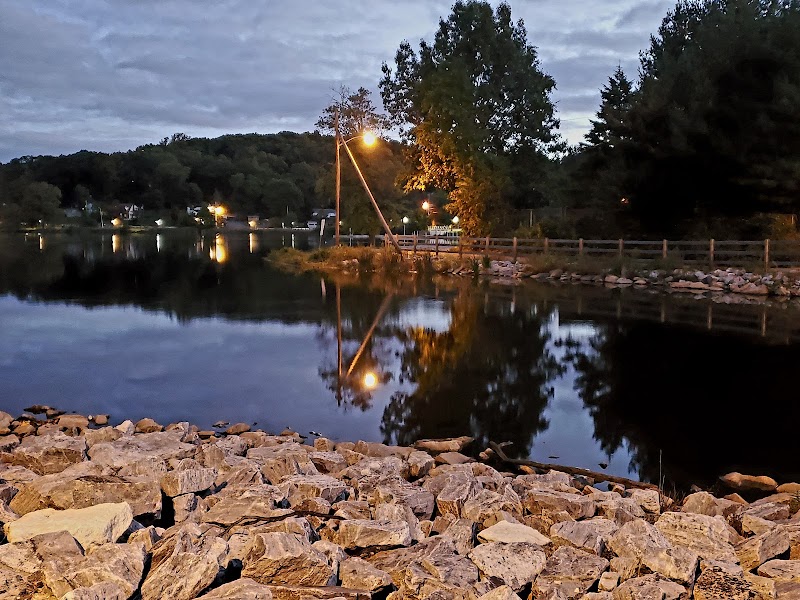 Foxs Lake Dam Park