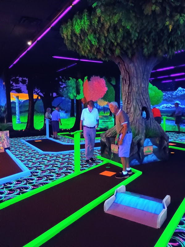 Great Lakes Glow Golf