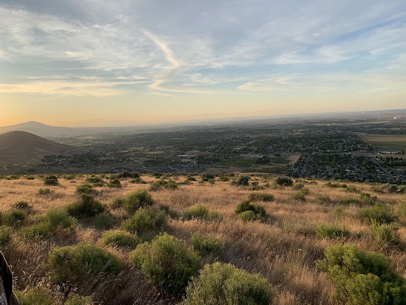 Badger Mountain Westgate Trailhead