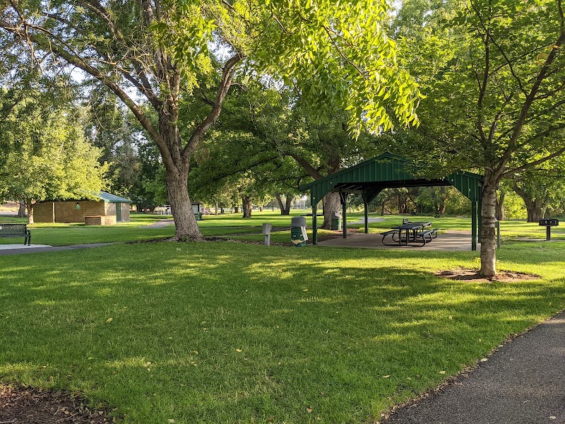 Leslie Groves Park
