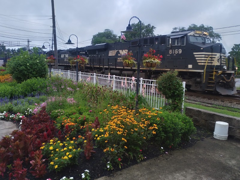Macungie Train Watching Platform