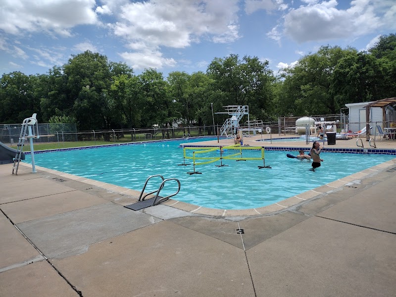Longview Lake Estate Swimming Pool