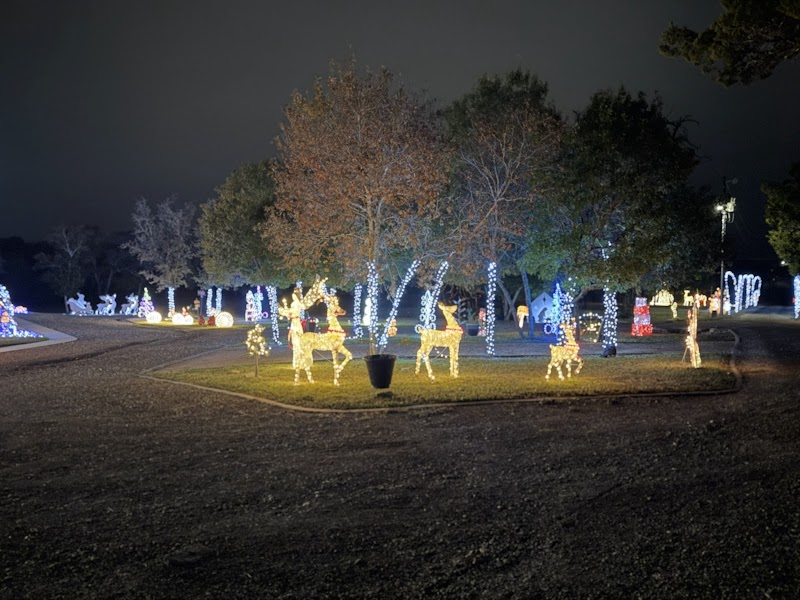 Mintz Family Christmas Light Display