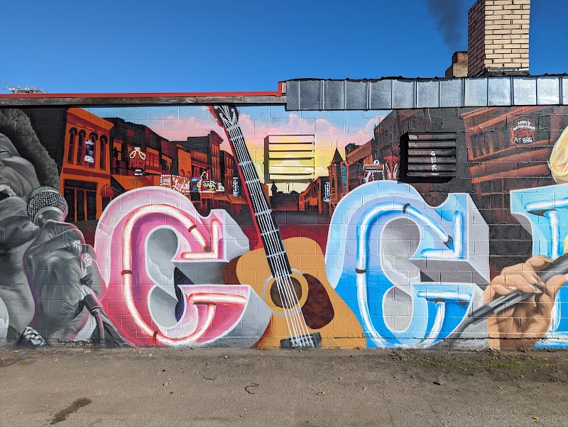 Looking Pretty Music City Mural