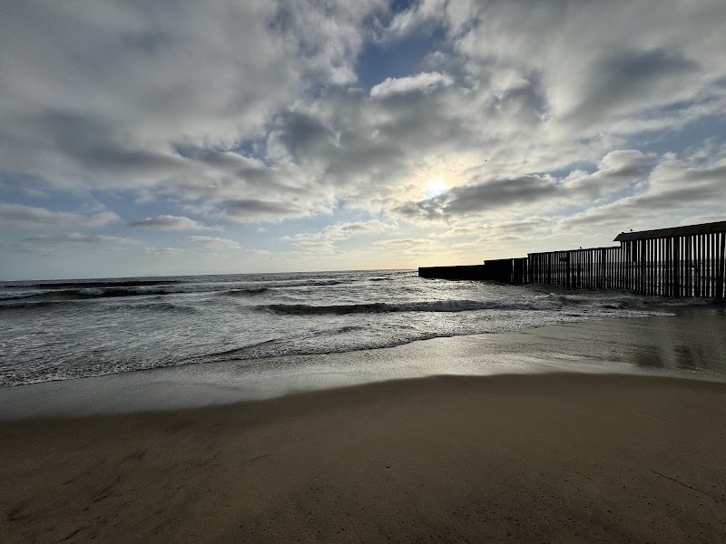 US/Mexico Beach Border