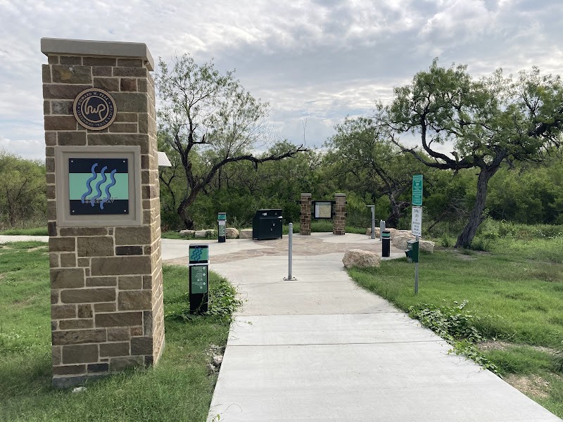 Medina River Greenway/ Roosevelt Avenue Trailhead