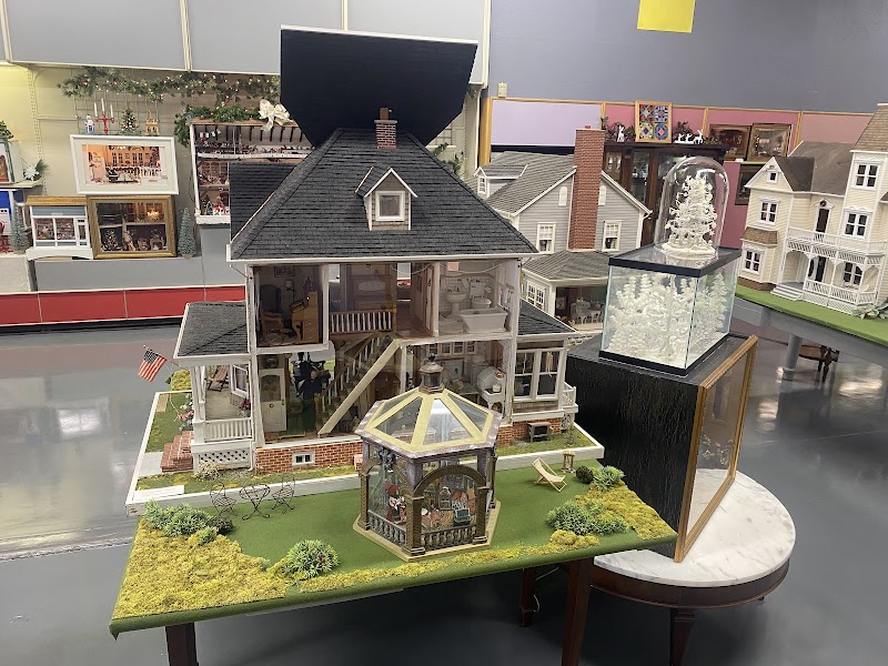 Miniatures And Curious Collections Museum