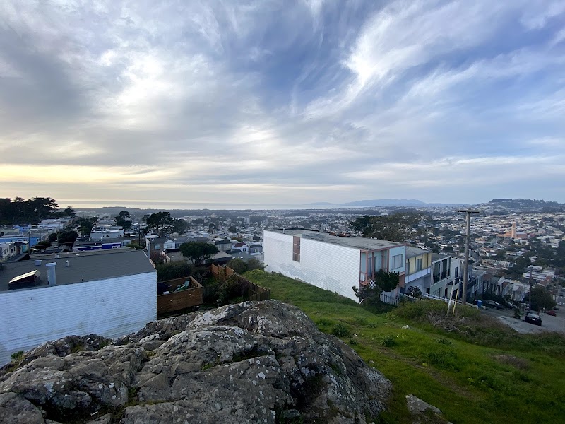 Lakeview and Ashton Mini Park