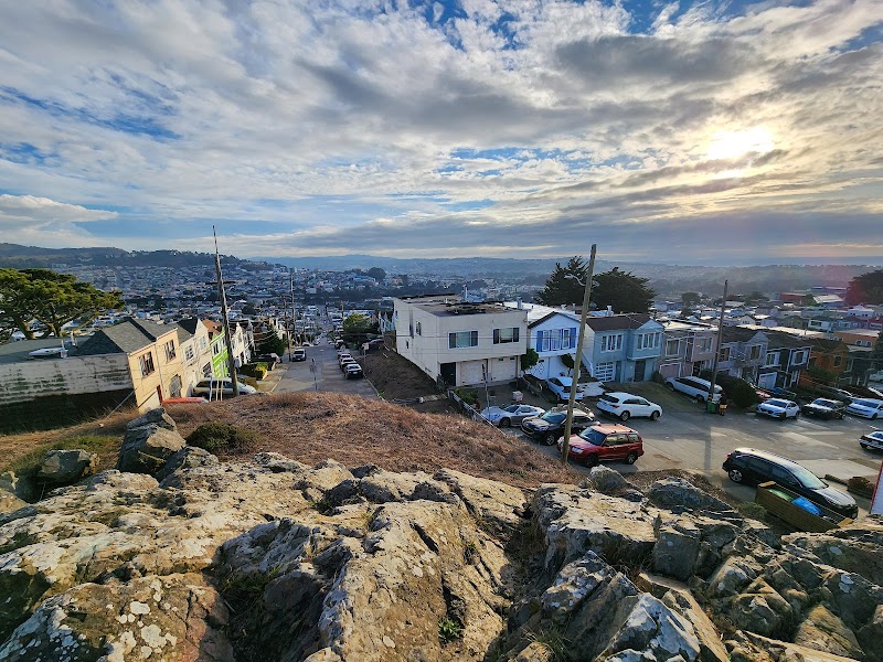 Lakeview and Ashton Mini Park