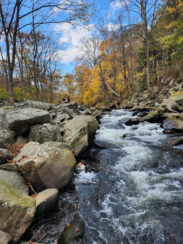 Rapids Area Parking & Trailhead Rock State Park