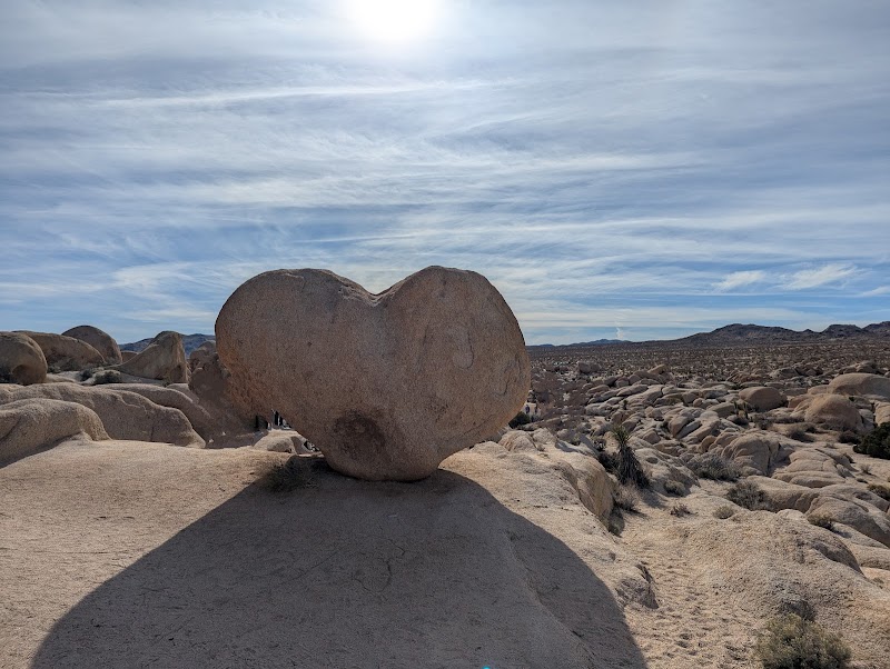 Twin Tanks And Arch Rock Trailhead