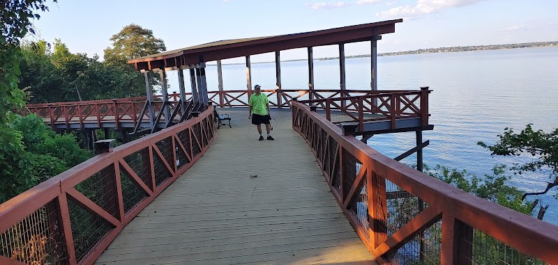 Lake Pointe Viewpoint