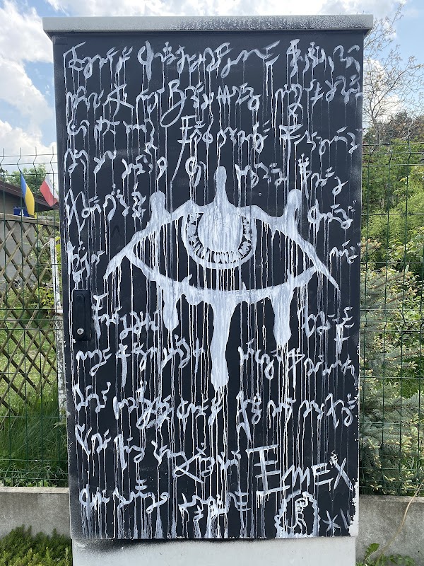 Mroczne oko street art