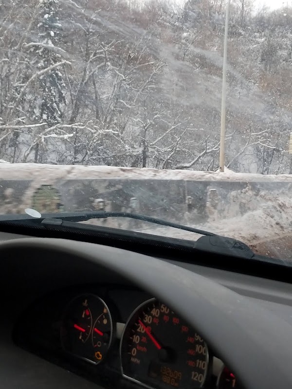 Pac-Man pixel tile art (on median)