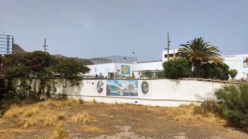 Reproducción del cuadro del bombardeo a Santa Cruz