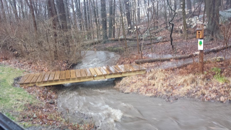New Canaan Land Trust Trail