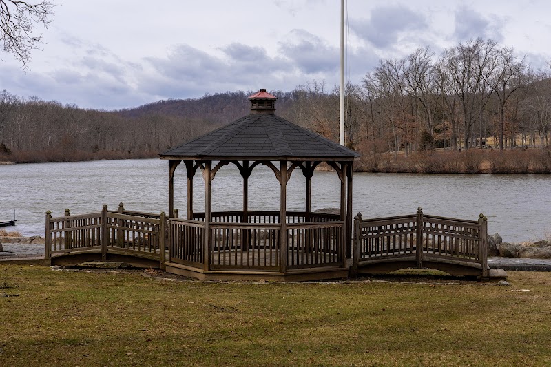 Ranger Station & Deep Creek Stone Lodge
