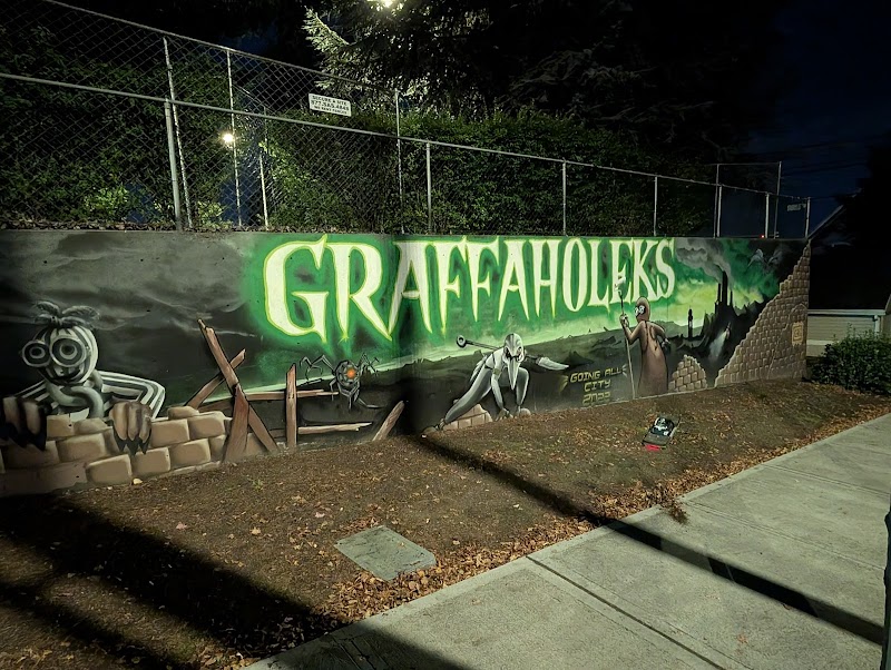 "GRAFFAHOLEKS GOING All CITY 2022" Graffiti mural