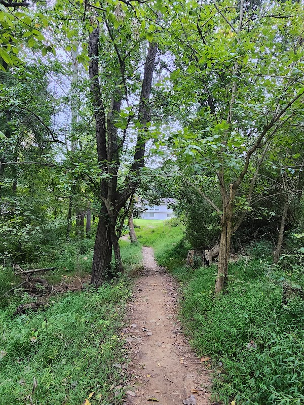 Muddy Branch Greenway Trail trailhead