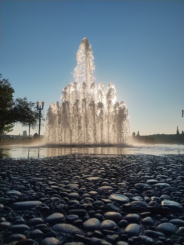 Salmon Street Springs