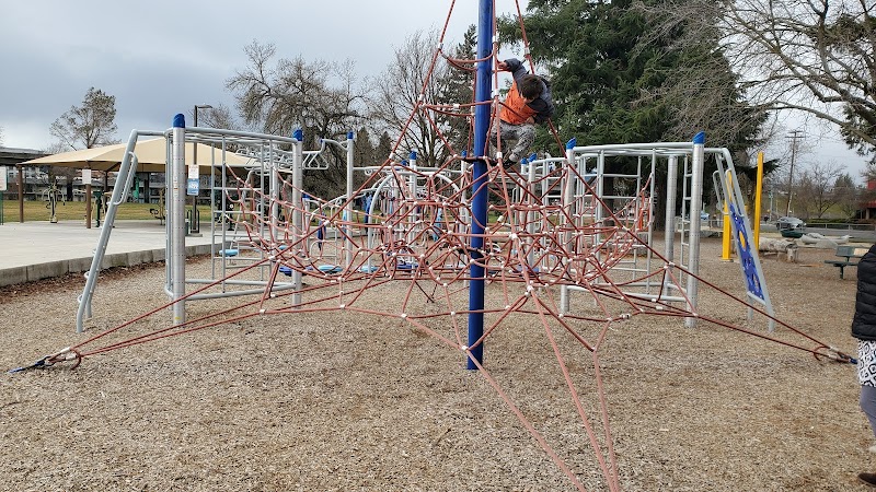 Hawthorne Park Playground