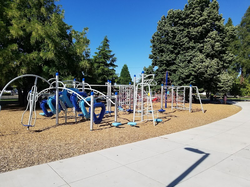 Hawthorne Park Playground