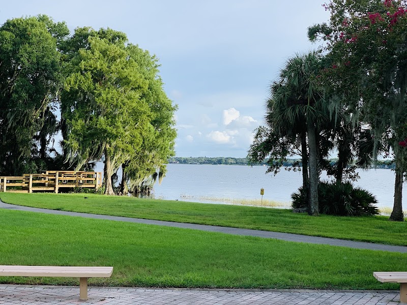 Lansbrook Lakefront Park