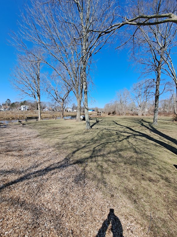 Acushnet River View Park