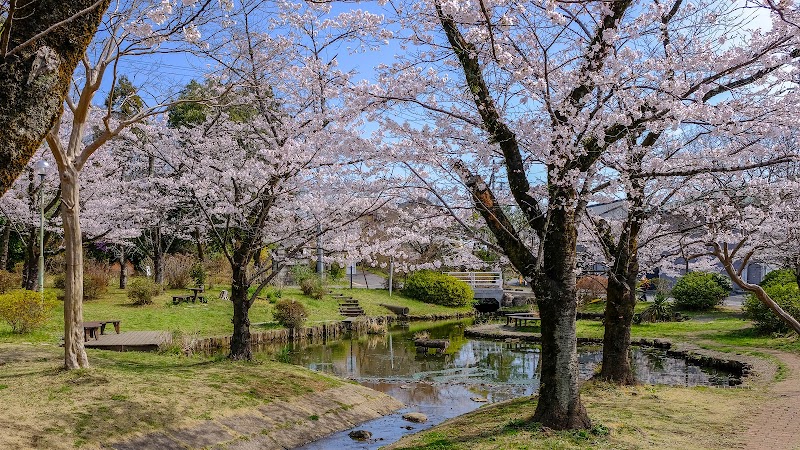 Niko-Niko Ike (Smiling Pond)