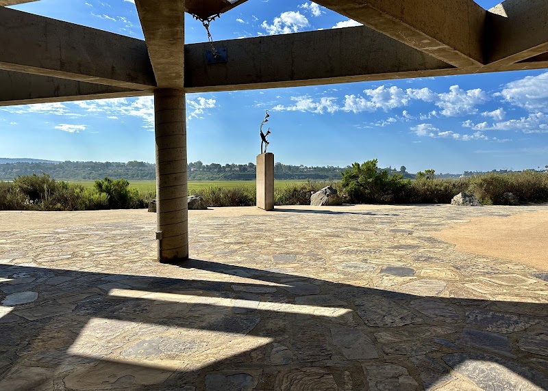 Peter and Mary Muth Interpretive Center (main entrance)