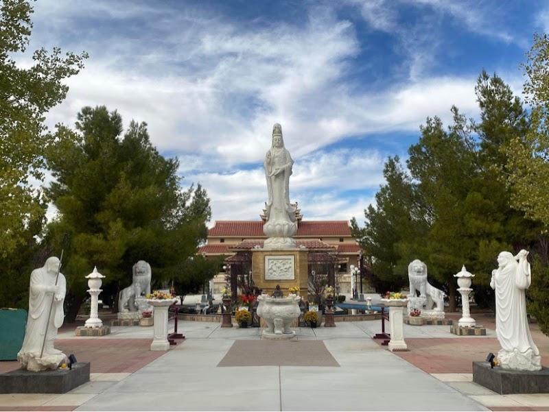 Thiền Viện Chân Nguyên / Buddhist Meditation Center
