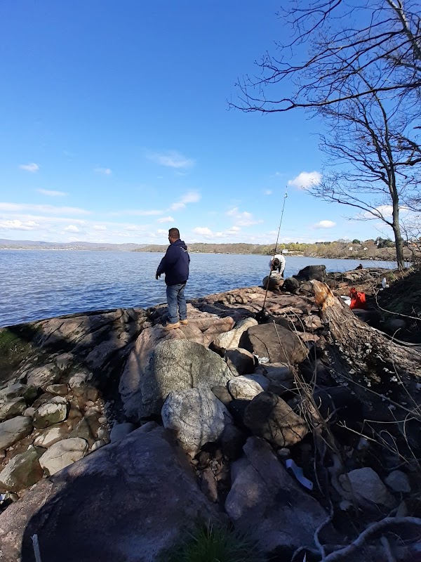 Oscawana Park Parking