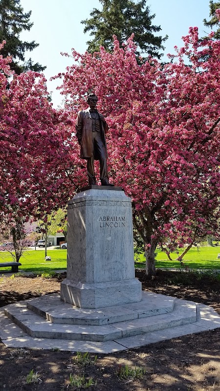 Victory Memorial Parkway