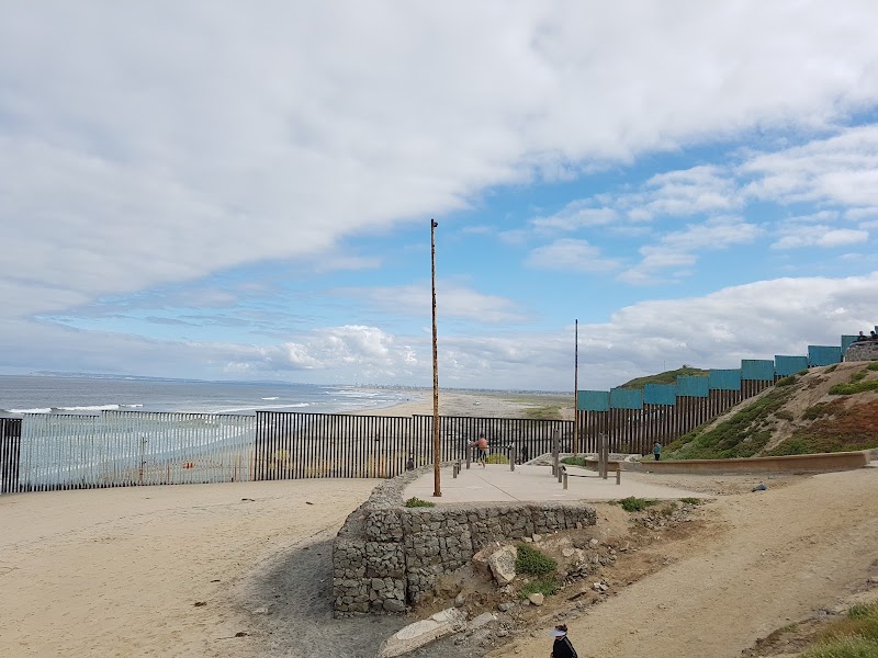 El Muro en la Playa, Tijuana