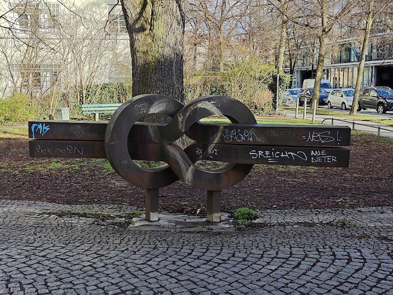Bronze Statue Knoten